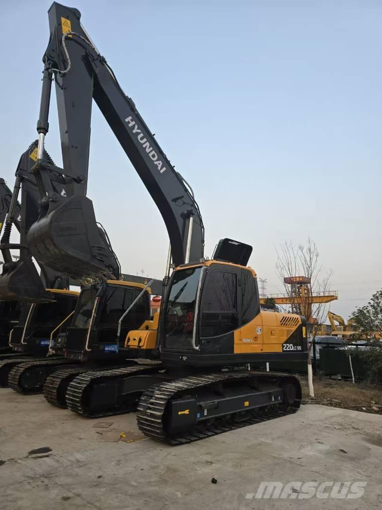 Hyundai R 220-9 S 대형 굴삭기 29톤 이상
