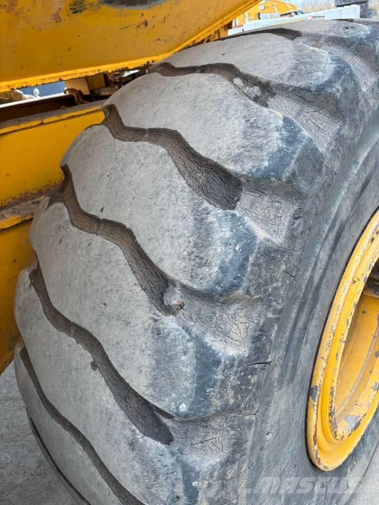 Volvo A 25 E 연결식 홀러