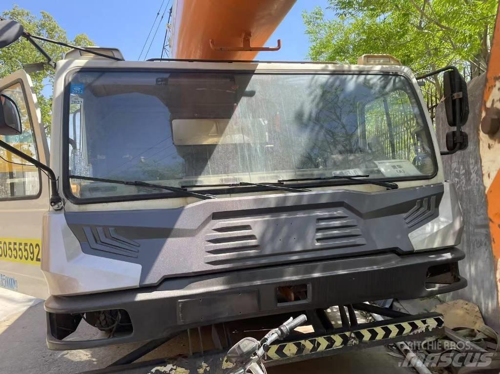 Zoomlion ZTV550 A/T 크레인