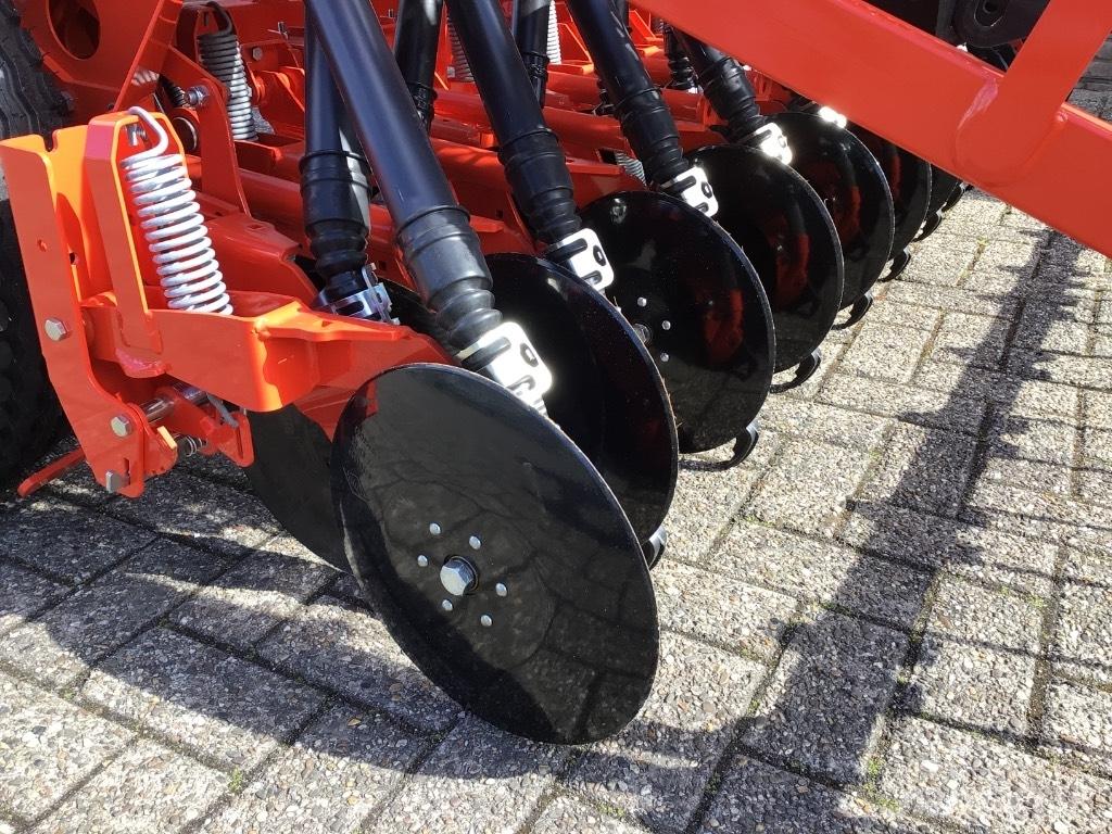 Kuhn Premia 300-24MD 드릴