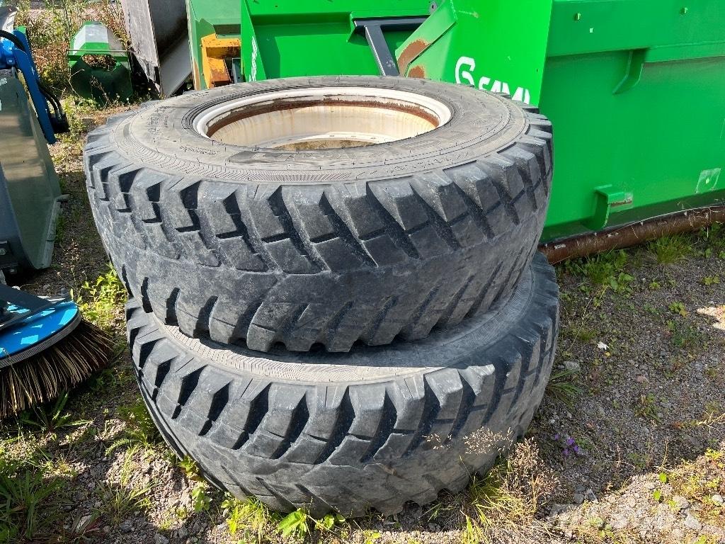Nokian 16.9 R28 타이어, 휠 및 림