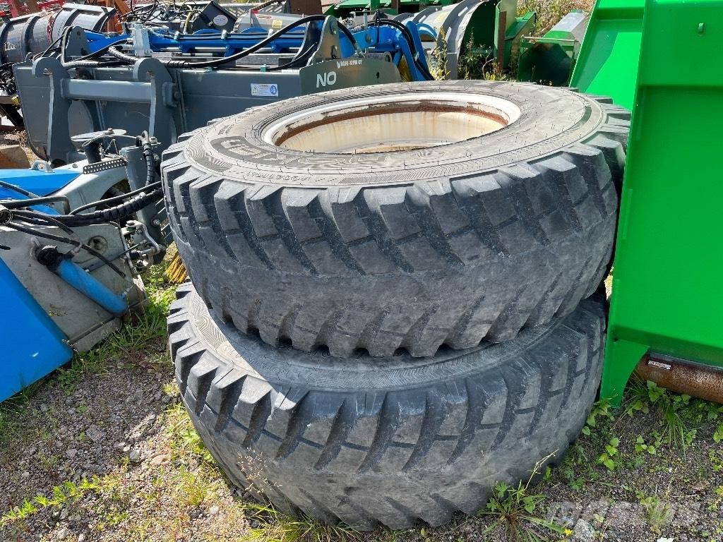 Nokian 16.9 R28 타이어, 휠 및 림