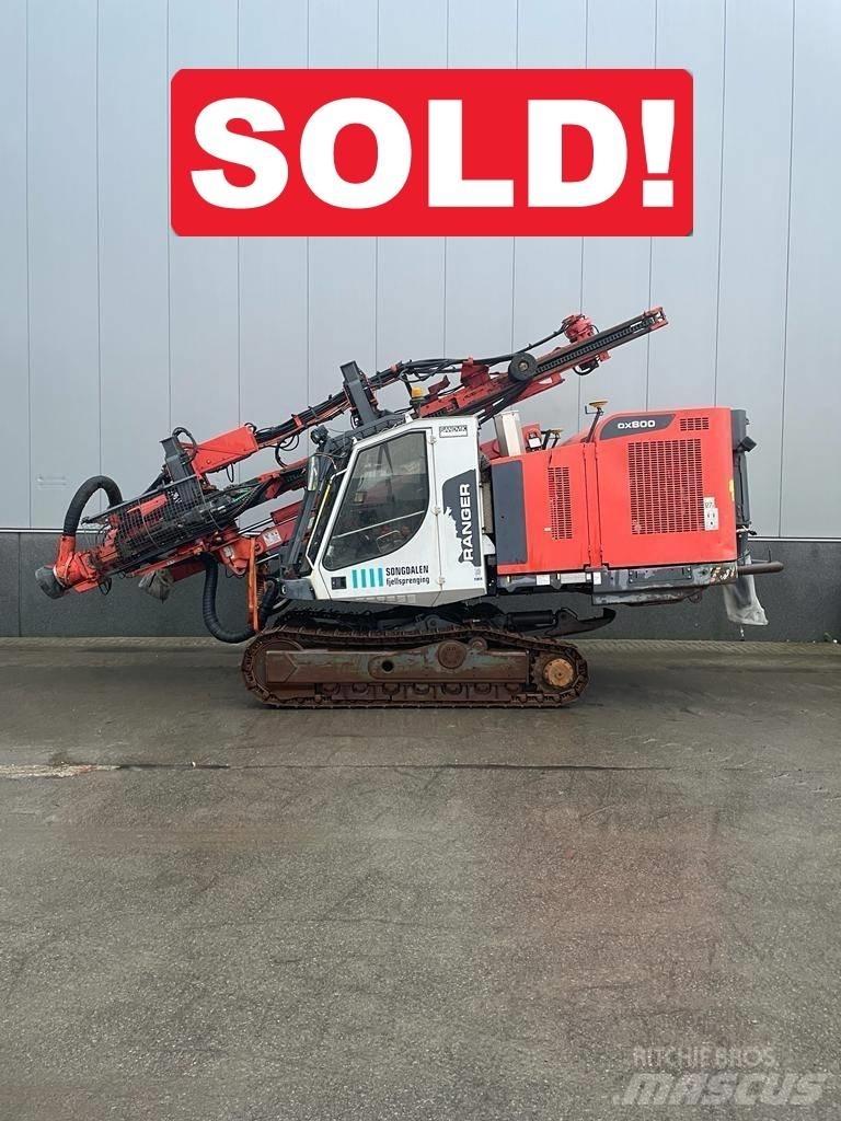 Sandvik DX800 도로 굴착기