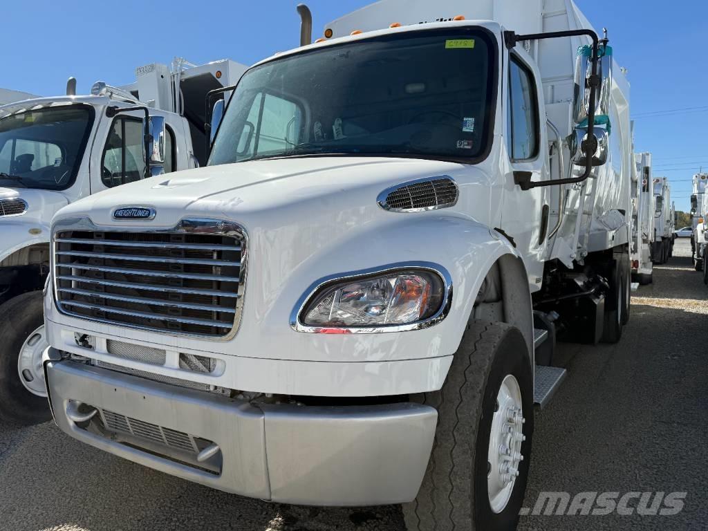 Freightliner M2 폐기물 수거 트럭
