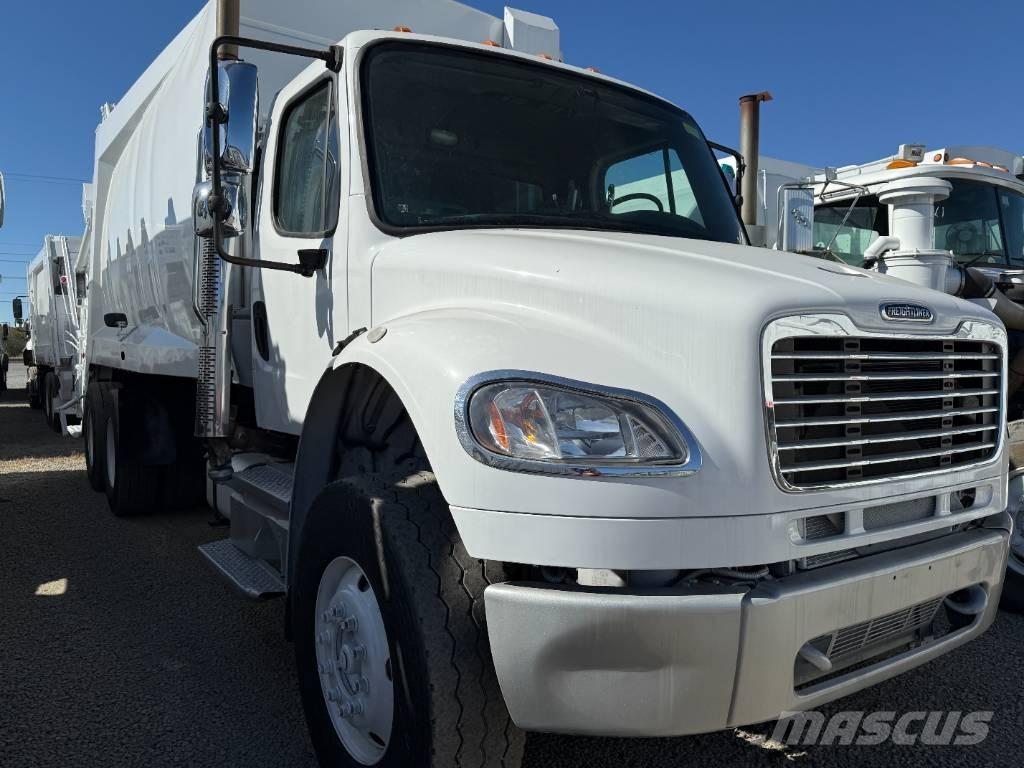 Freightliner M2 폐기물 수거 트럭