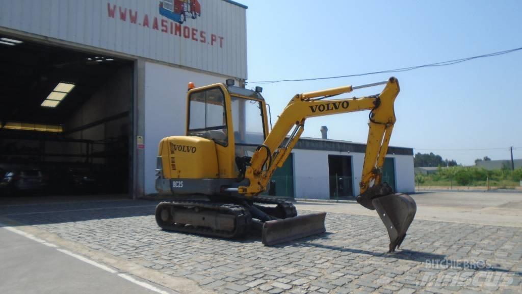 Volvo EC 25 소형 굴삭기 7톤 미만