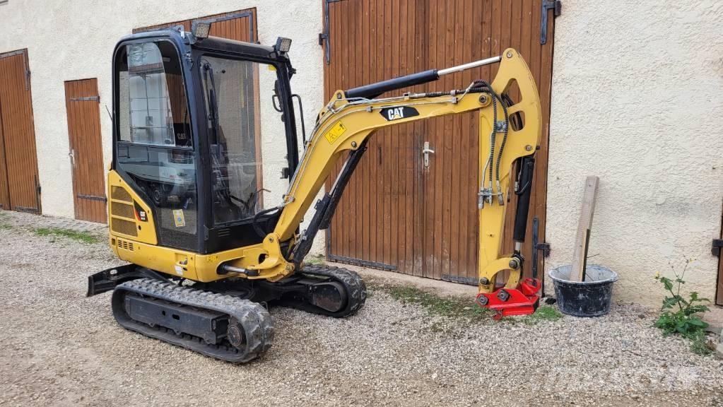 CAT 301.7 D 소형 굴삭기 7톤 미만