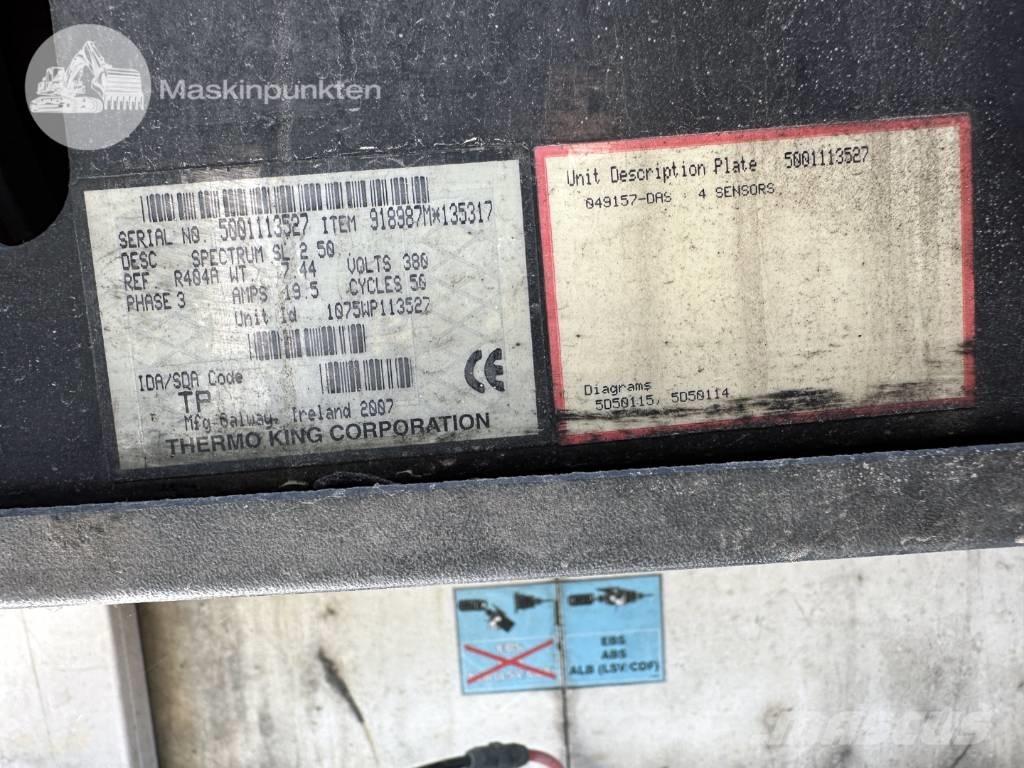 Schmitz SKO 24 온도 조절식 세미 트레일러