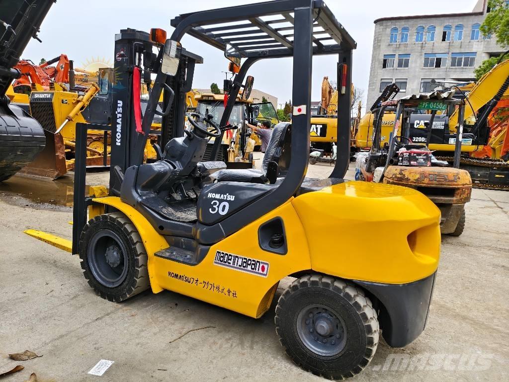 Komatsu FD30 디젤 지게차