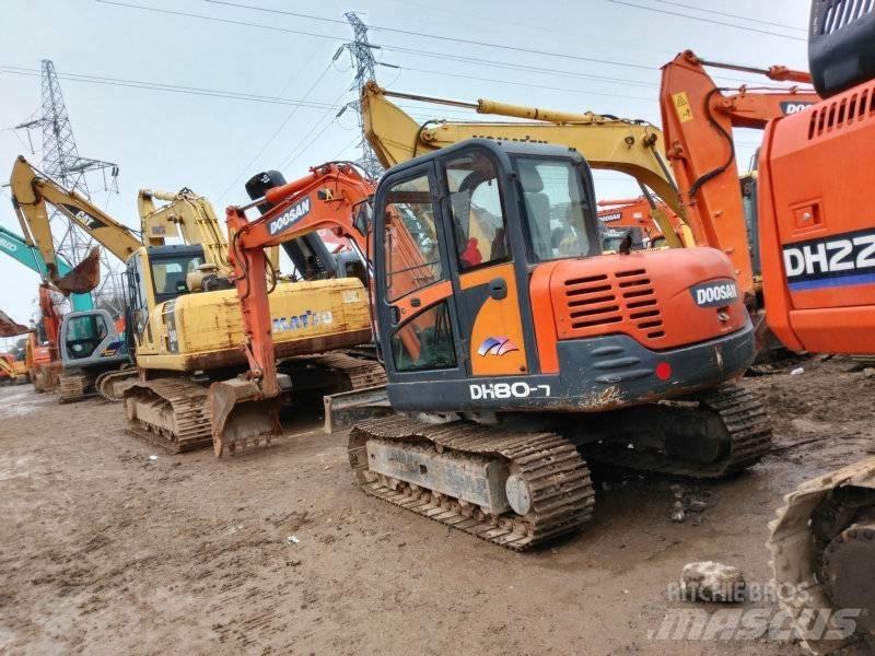 Doosan DH 80 중형굴삭기 7톤-28톤