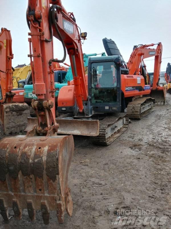 Doosan DH 80 중형굴삭기 7톤-28톤