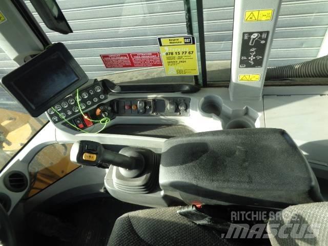 CAT 938M  휠로우더