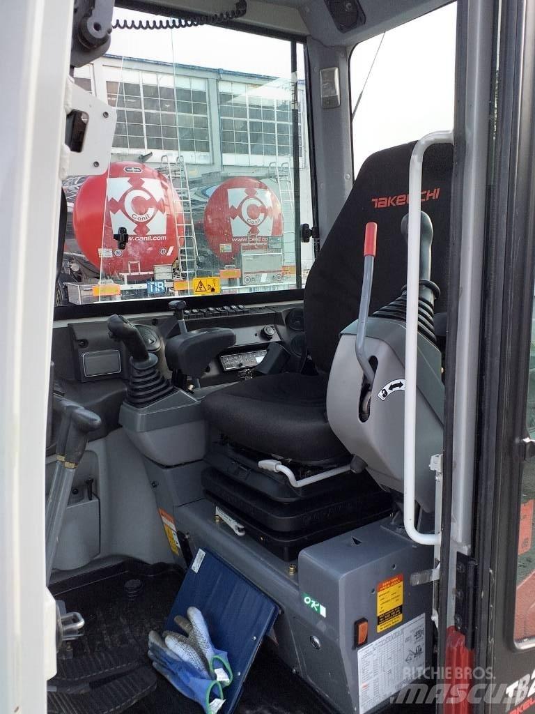 Takeuchi TB 240 소형 굴삭기 7톤 미만
