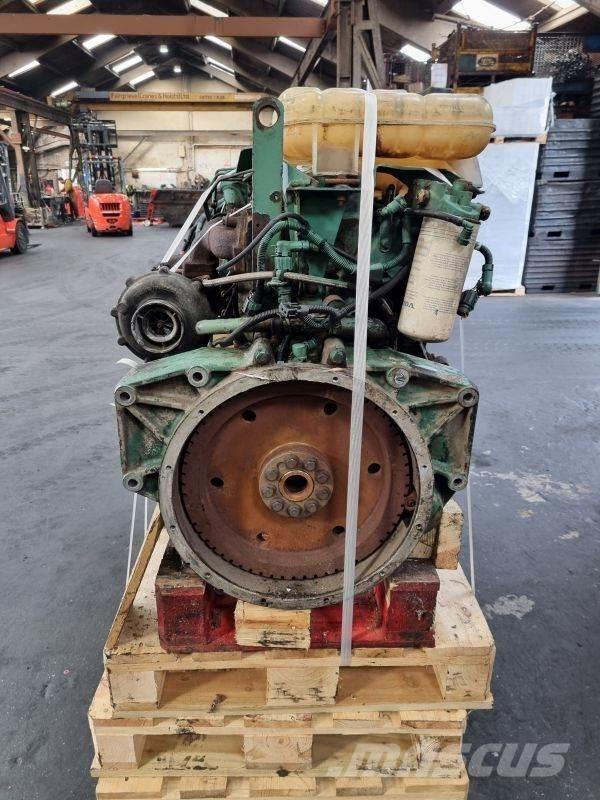 Volvo D6B 엔진