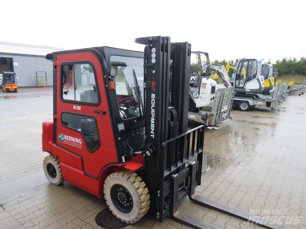 EP EFL252 전동 지게차