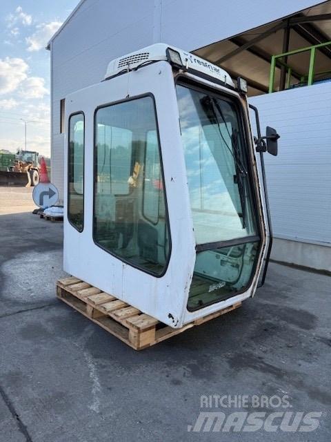 Liebherr CAB SERIE B 캐빈 및 인테리어