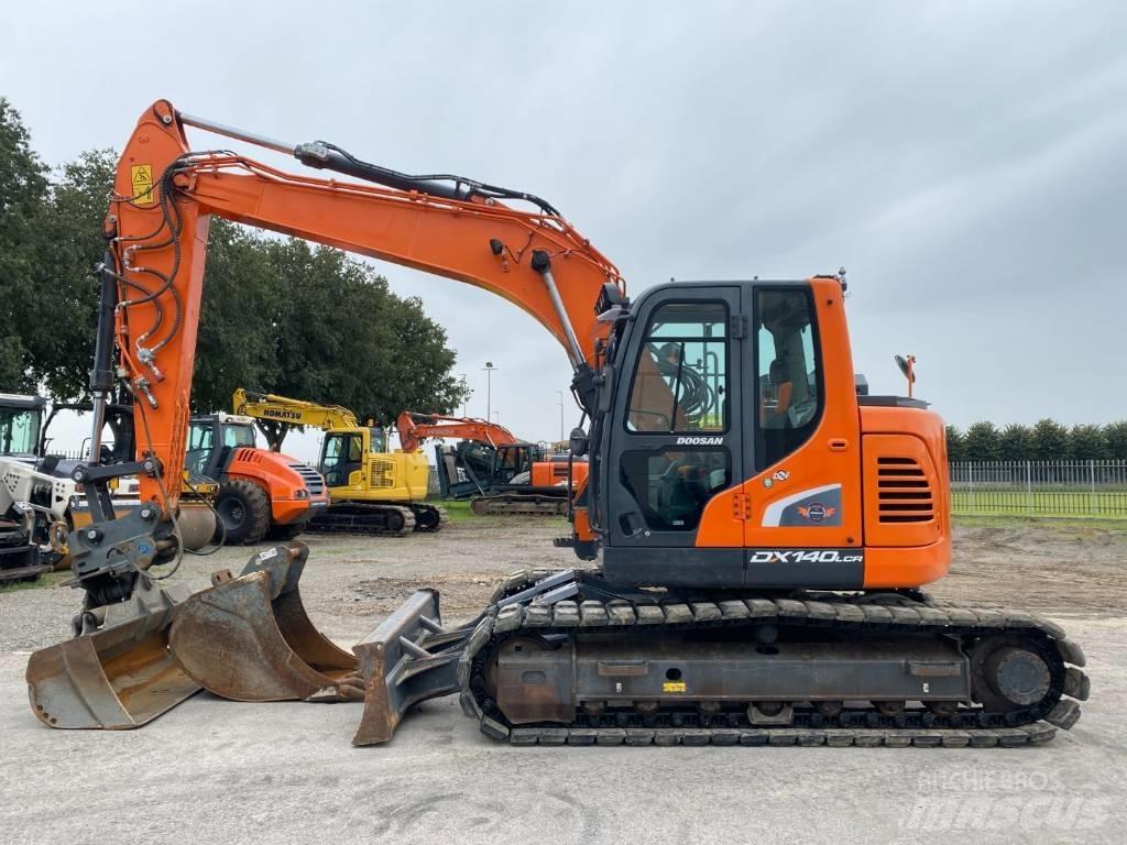 Doosan DX 140 LCR-5 대형 굴삭기 29톤 이상