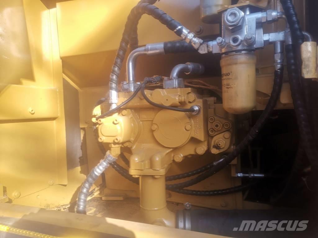 CAT 320 D 대형 굴삭기 29톤 이상