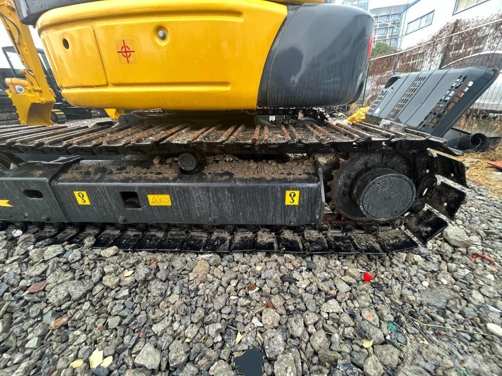 Komatsu PC 35 대형 굴삭기 29톤 이상
