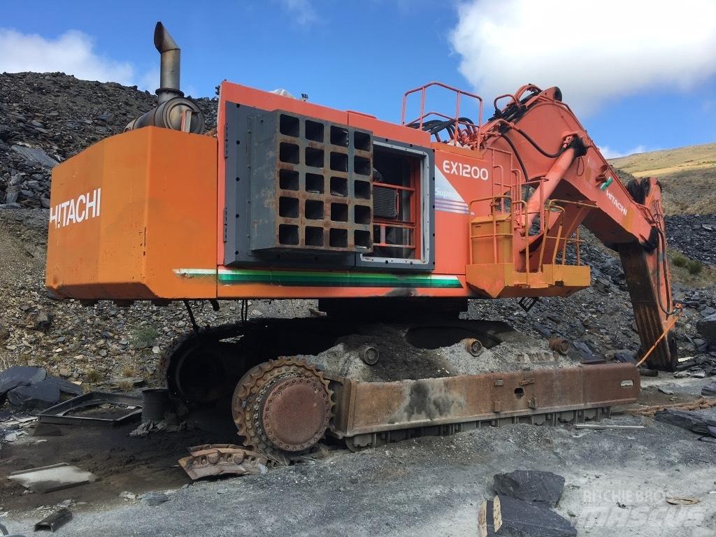 Hitachi EX 1200-5 C 대형 굴삭기 29톤 이상