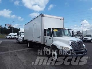 International 4300 탑차 트럭