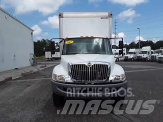 International 4300 탑차 트럭