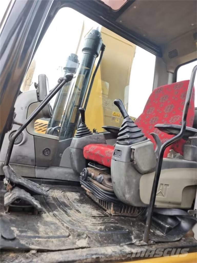 CAT 323 D 대형 굴삭기 29톤 이상