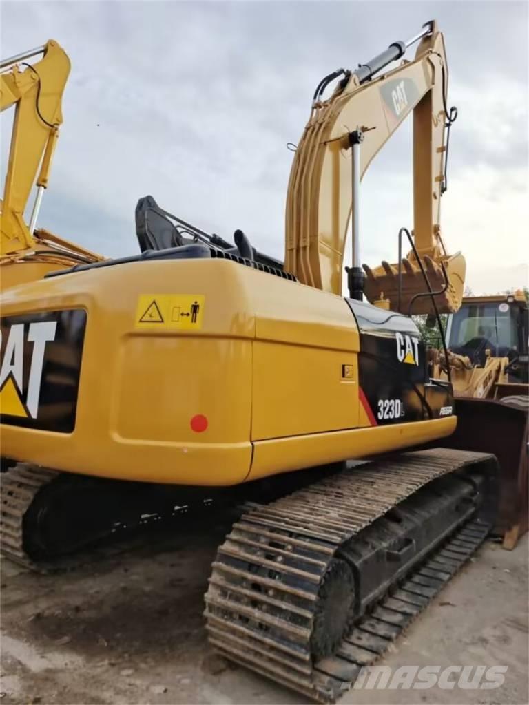 CAT 323 D 대형 굴삭기 29톤 이상