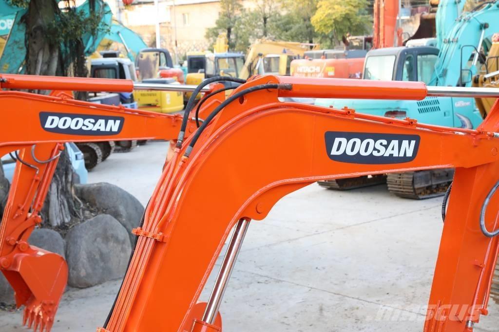 Doosan DH 60-7 소형 굴삭기 7톤 미만