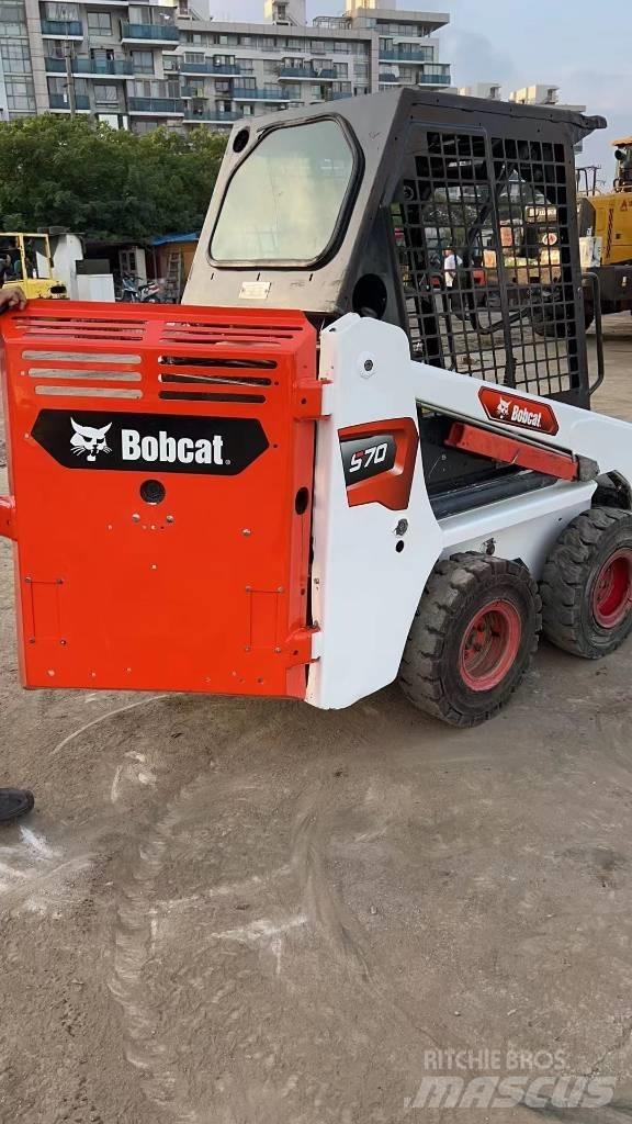 Bobcat S 70  스키드로더