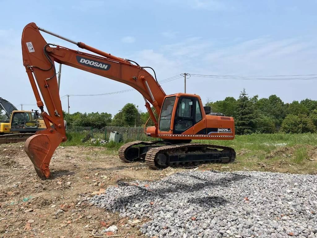 Doosan DH225 대형 굴삭기 29톤 이상