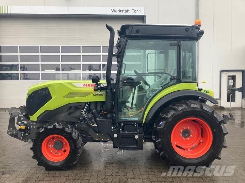 CLAAS NEXOS 240 S 트랙터