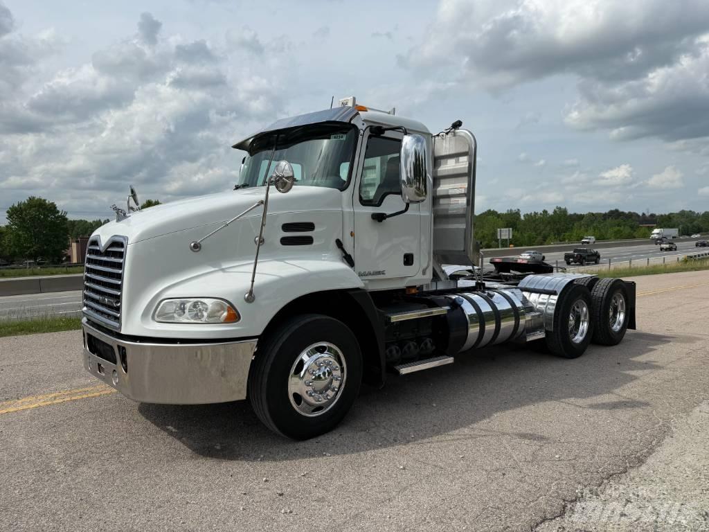 Mack CXU 613 트랙터 유닛