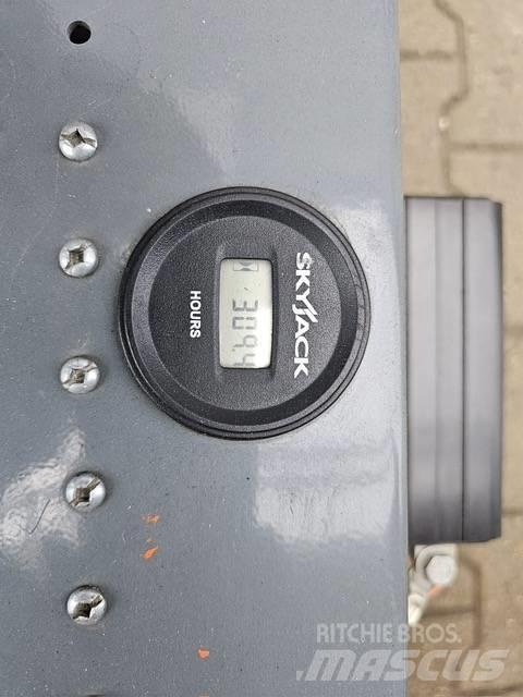 SkyJack SJIII 4632, 가위형 리프트