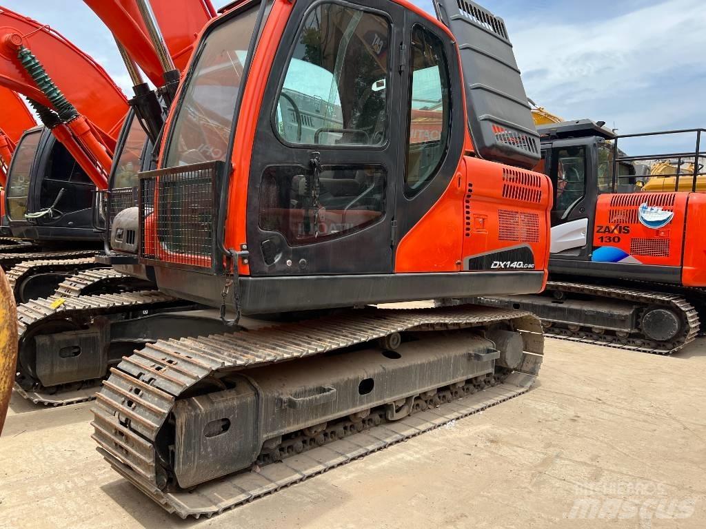 Doosan DX140 대형 굴삭기 29톤 이상