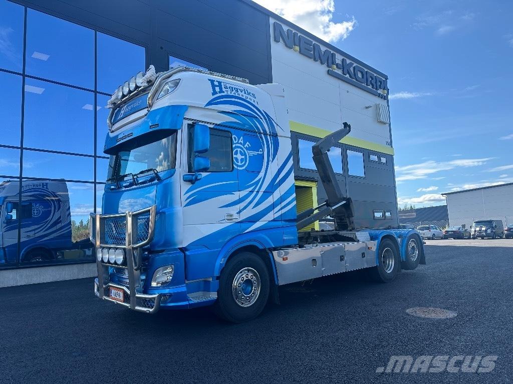 DAF XF 530 6x2*4 훅 리프트 트럭