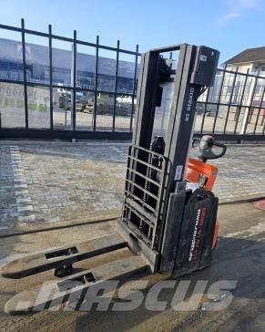 Toyota BT SWE 160 L 핸드 파레트 스태커