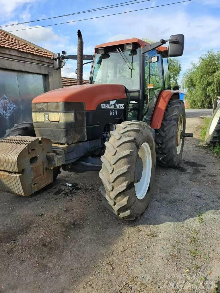 New Holland M160 트랙터