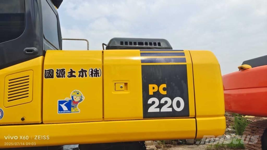 Komatsu PC 220-7 대형 굴삭기 29톤 이상