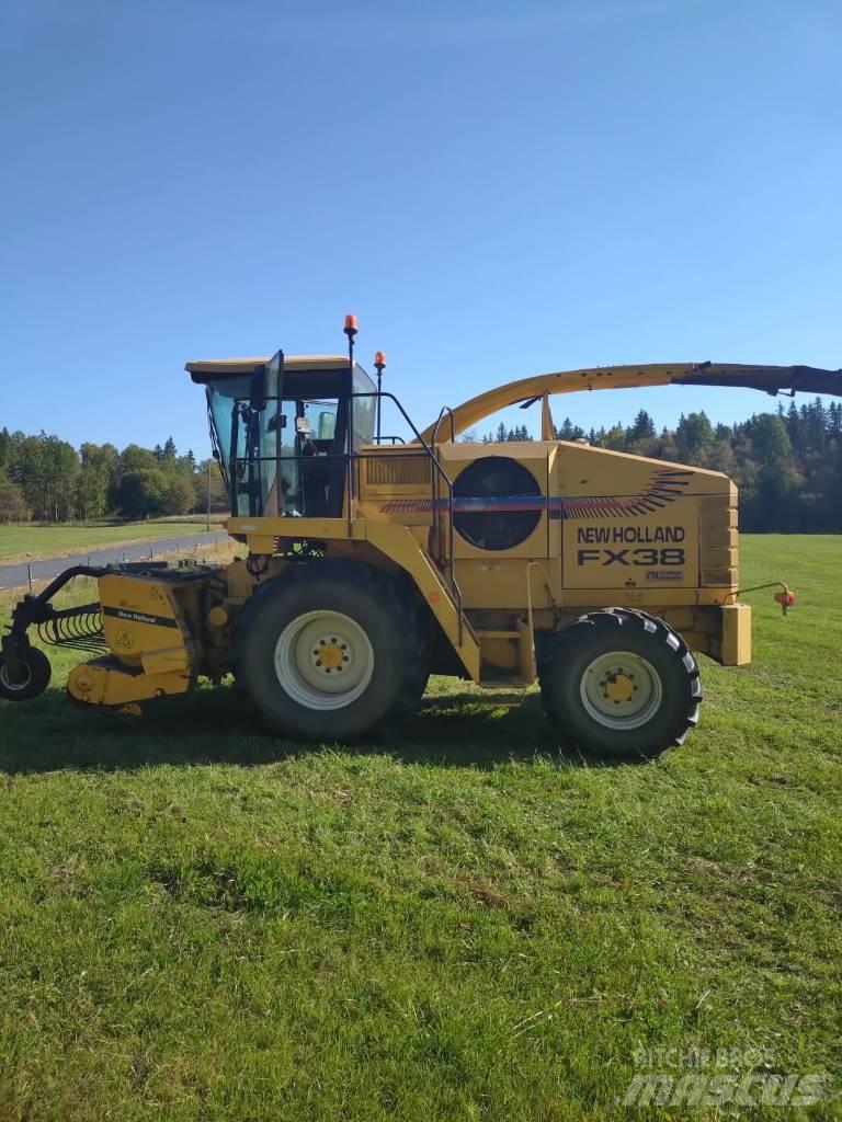 New Holland FX 38 자동 초지기계