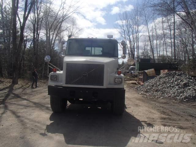Volvo WG 새시 운전실 트럭