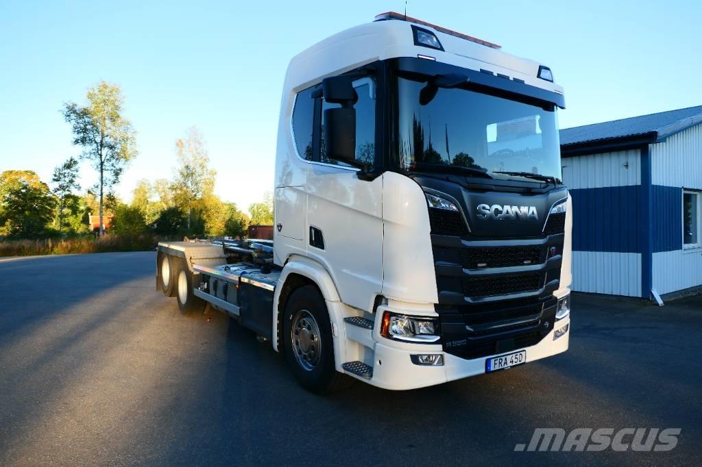 Scania R590B6x2nb 훅 리프트 트럭
