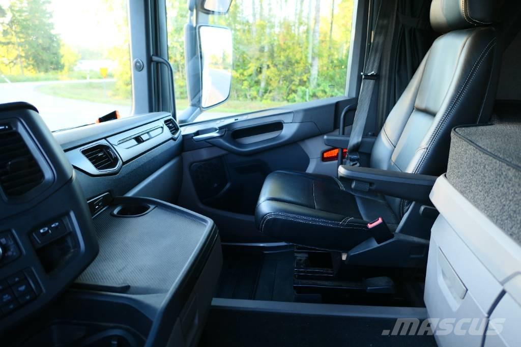 Scania R590B6x2nb 훅 리프트 트럭