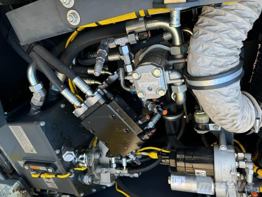 Bomag BF 300 C-2 아스팔트 포장장비
