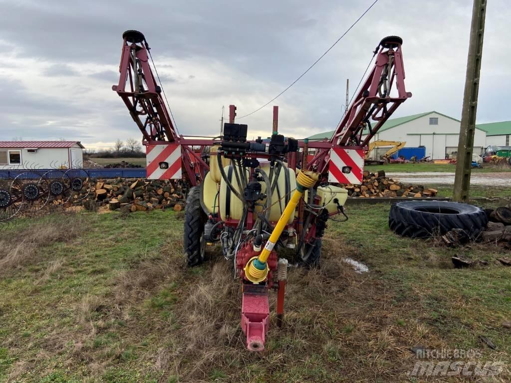 Hardi TR 2000 견인형 분무기