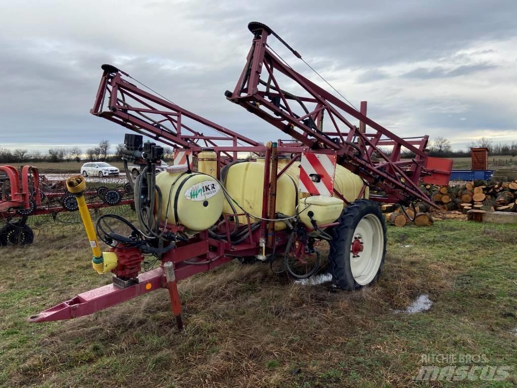 Hardi TR 2000 견인형 분무기