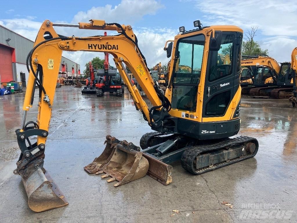 Hyundai R25Z-9 AK 소형 굴삭기 7톤 미만