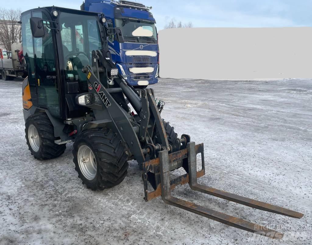 Gigant 2200 E 미니 로더