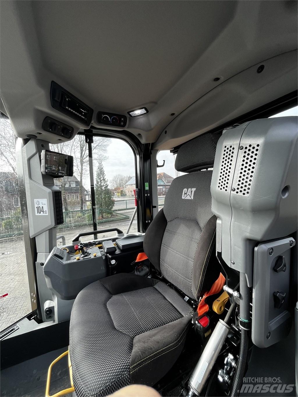 CAT 962  휠로우더