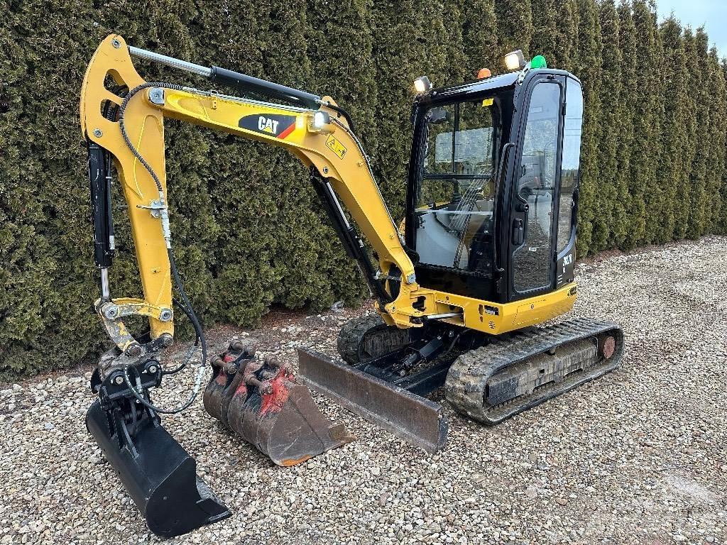 CAT 302.7 D CR 소형 굴삭기 7톤 미만